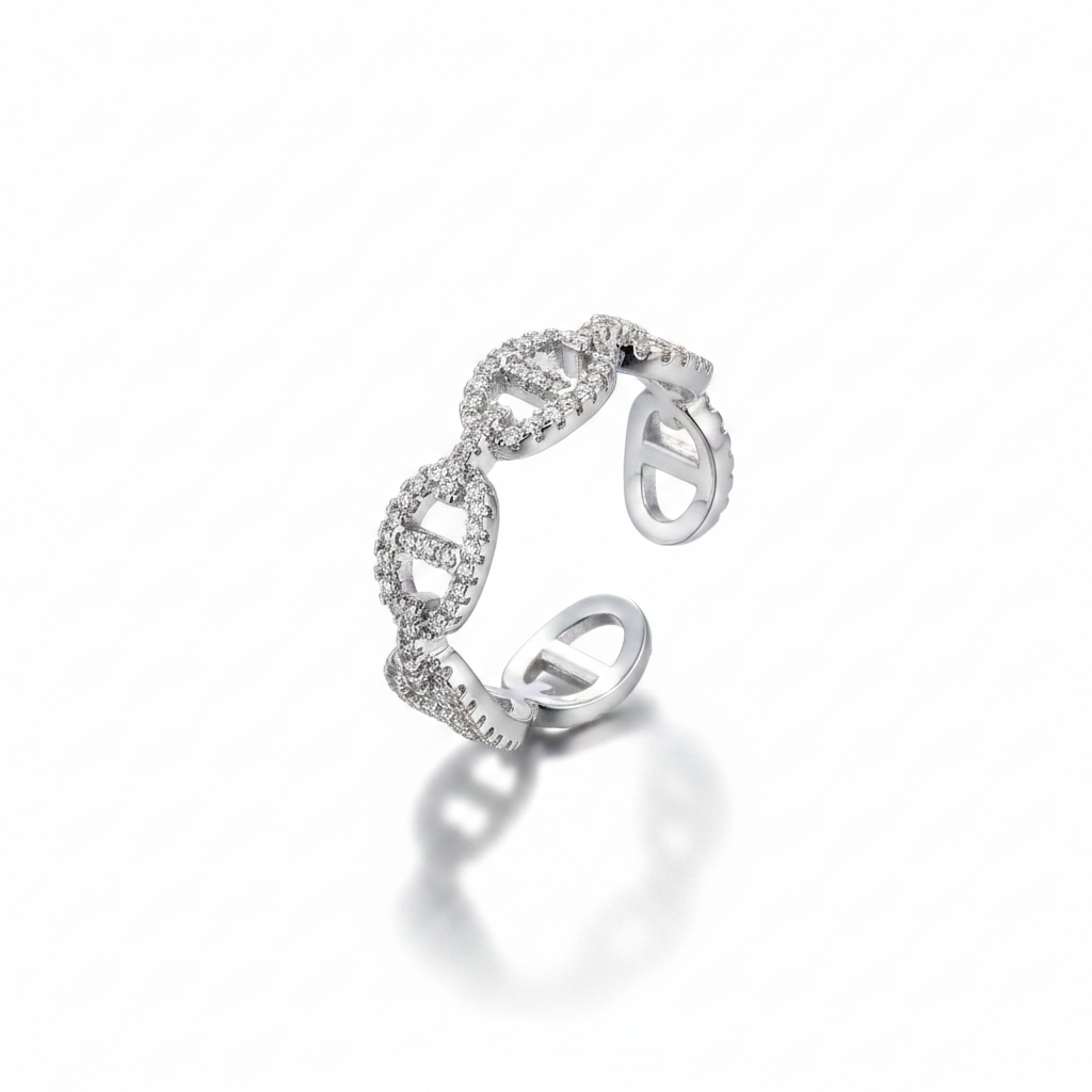 Bague chaîne argentée fond blanc